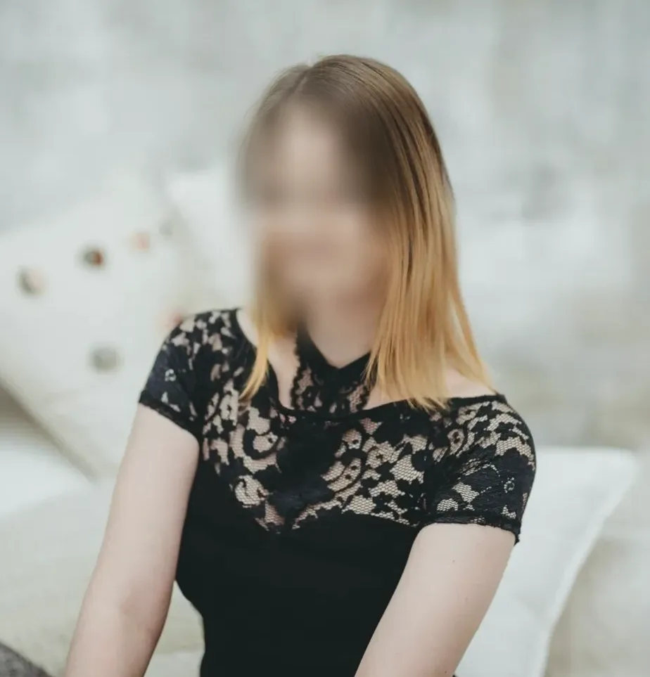 Celina, 24