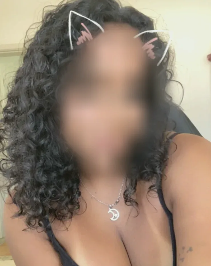 Diana, 24