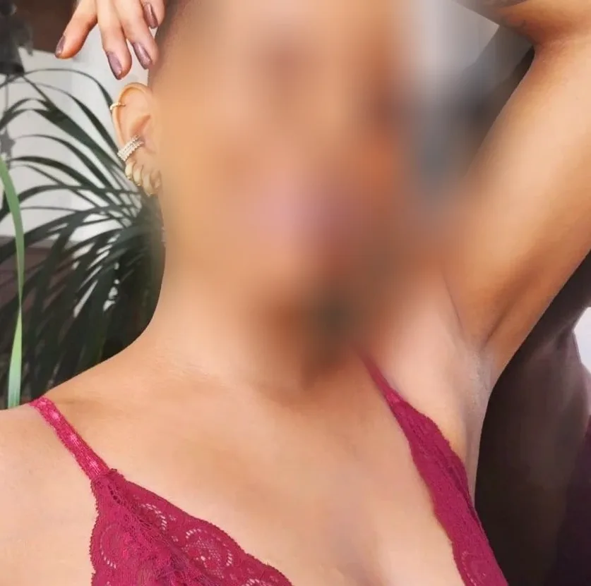 Maike, 24
