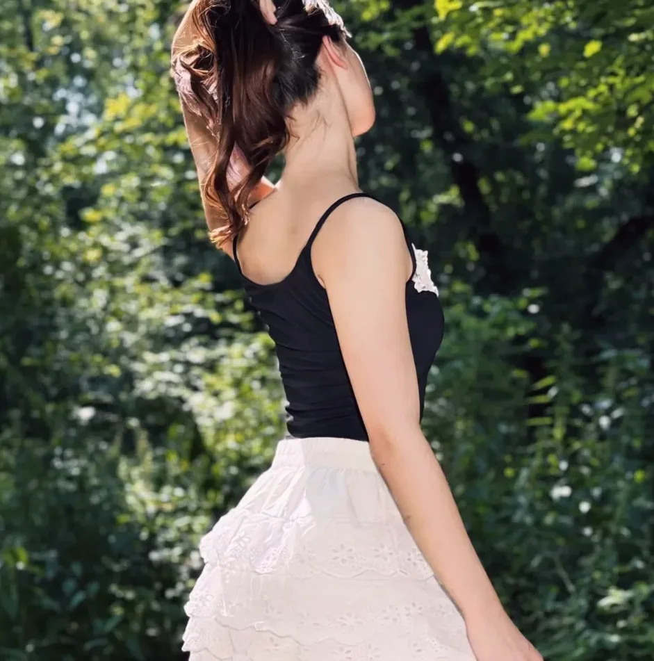 Sandra, 20